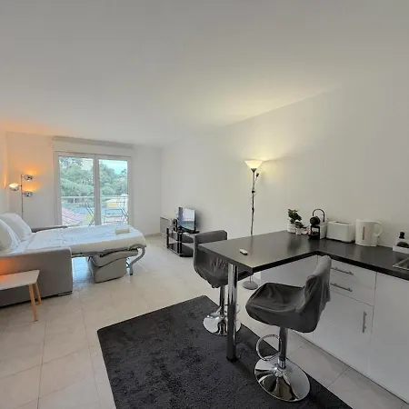 Charming Cozy With Sunny Balcony Apartamento *