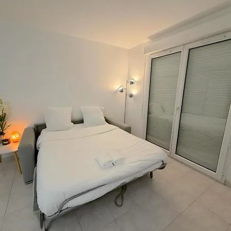 Apartamento Charming Cozy With Sunny Balcony