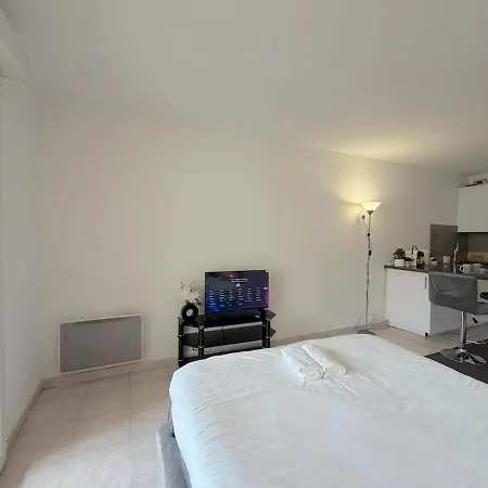 Charming Cozy With Sunny Balcony Apartamento *