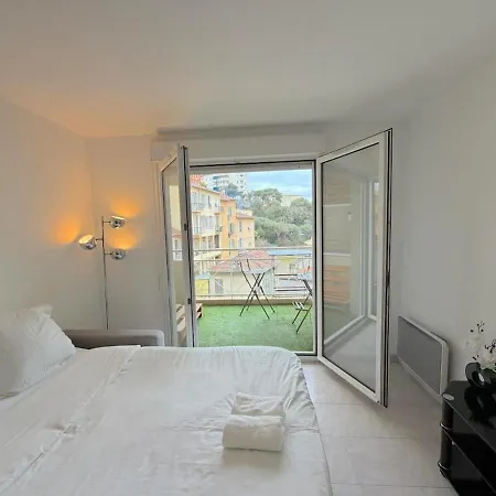 Charming Cozy With Sunny Balcony 아파트 니스